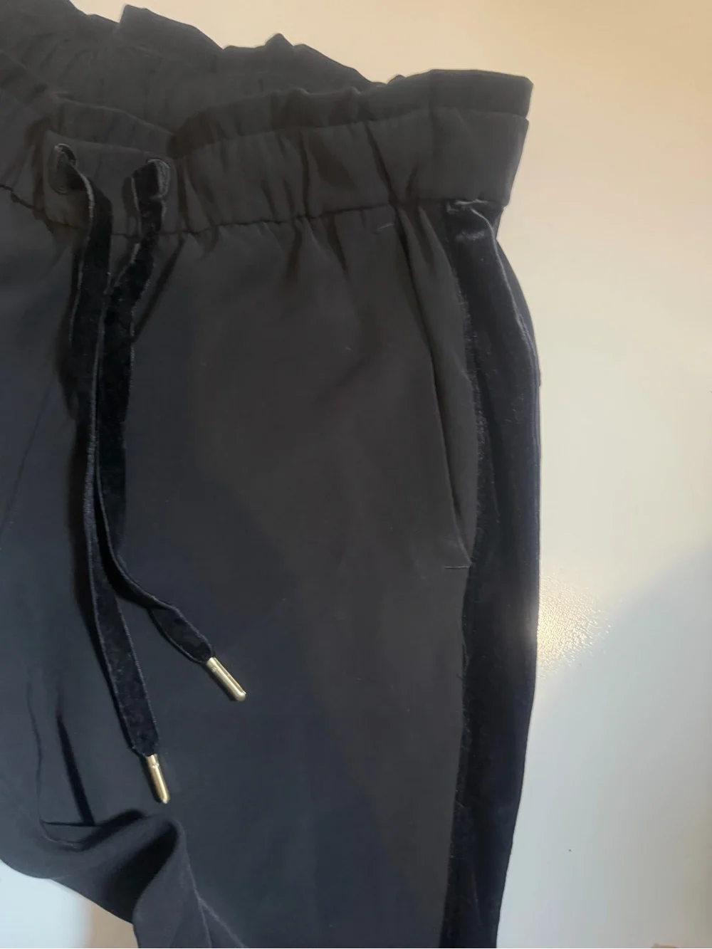 Lululemon On the Fly Jogger Velvet Trim 6